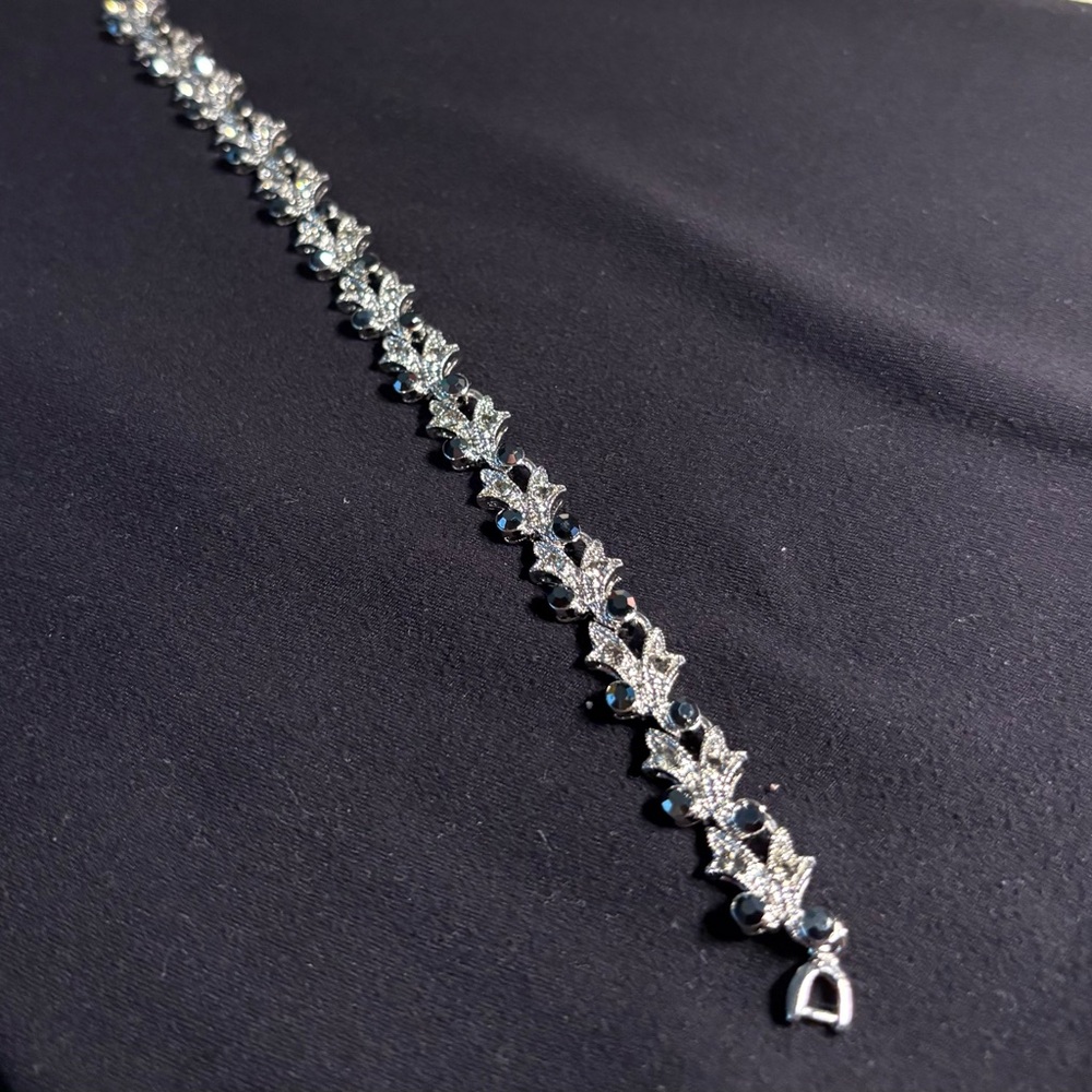 vintage rhodium plated (prevents tarnish) sterling silver 925 bracelet